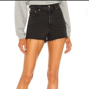 Levi’s Ribcage Short